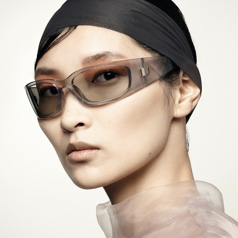 Women's sporty sunglasses with modern, ergonomic design Bowlift