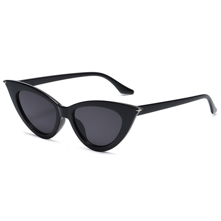 Ladies Cat-Eye Sunglasses with Luxurious Design and UV Protection Bowlift