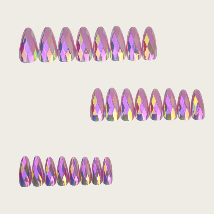 Artificial nails with geometric crystal design Bowlift