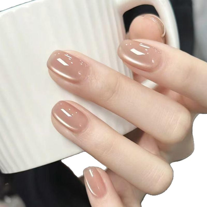 High-quality artificial nails with natural finish Bowlift