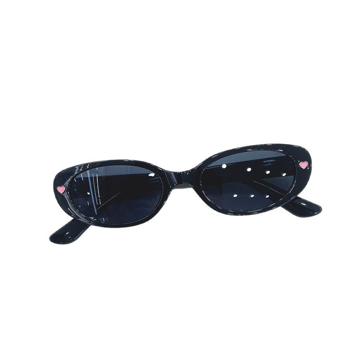 Fashionable Cat-Eye Sunglasses with Hearts Bowlift