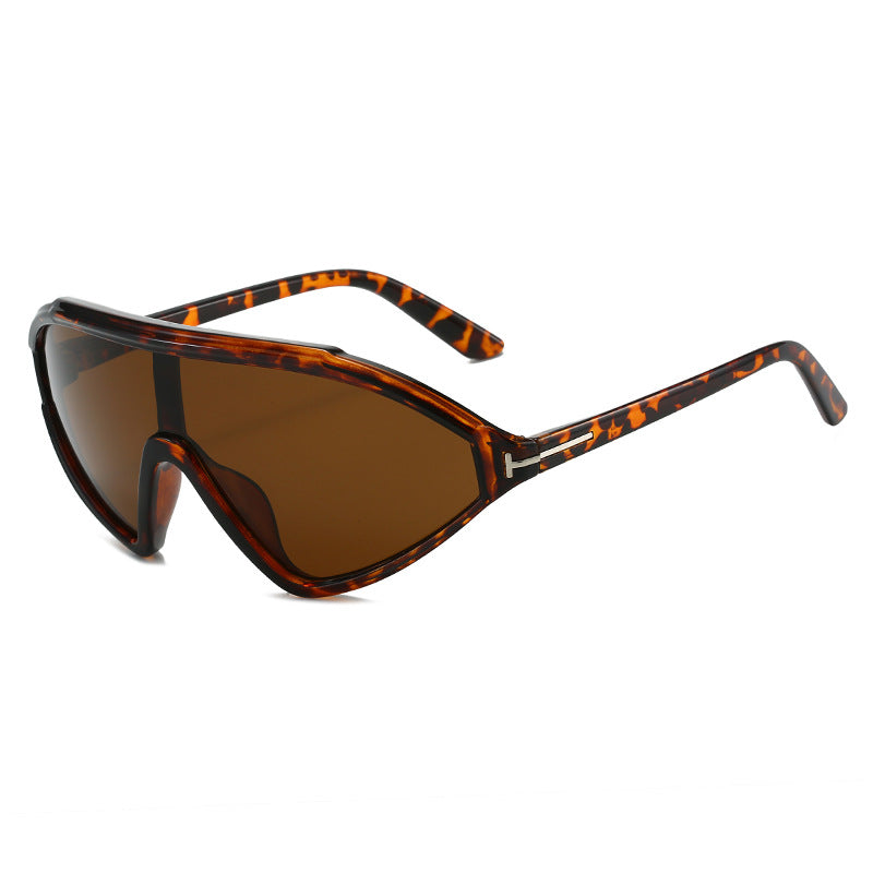Women sporty sunglasses with ergonomic full rim design Bowlift