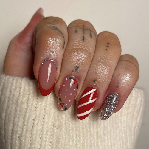 Creative nail art with Christmas motifs Bowlift