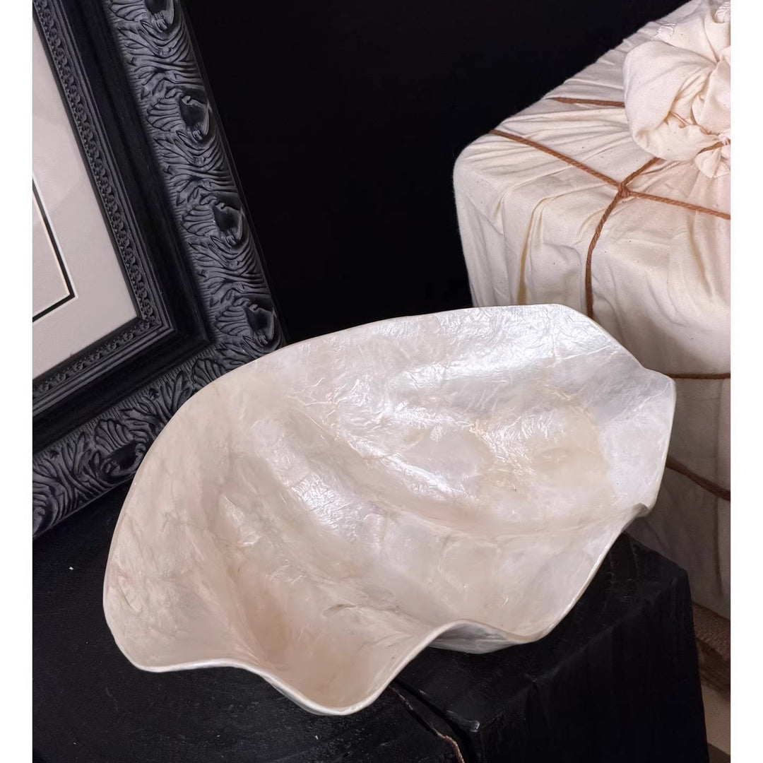 Decorative Shell-Shaped Serving Bowl
