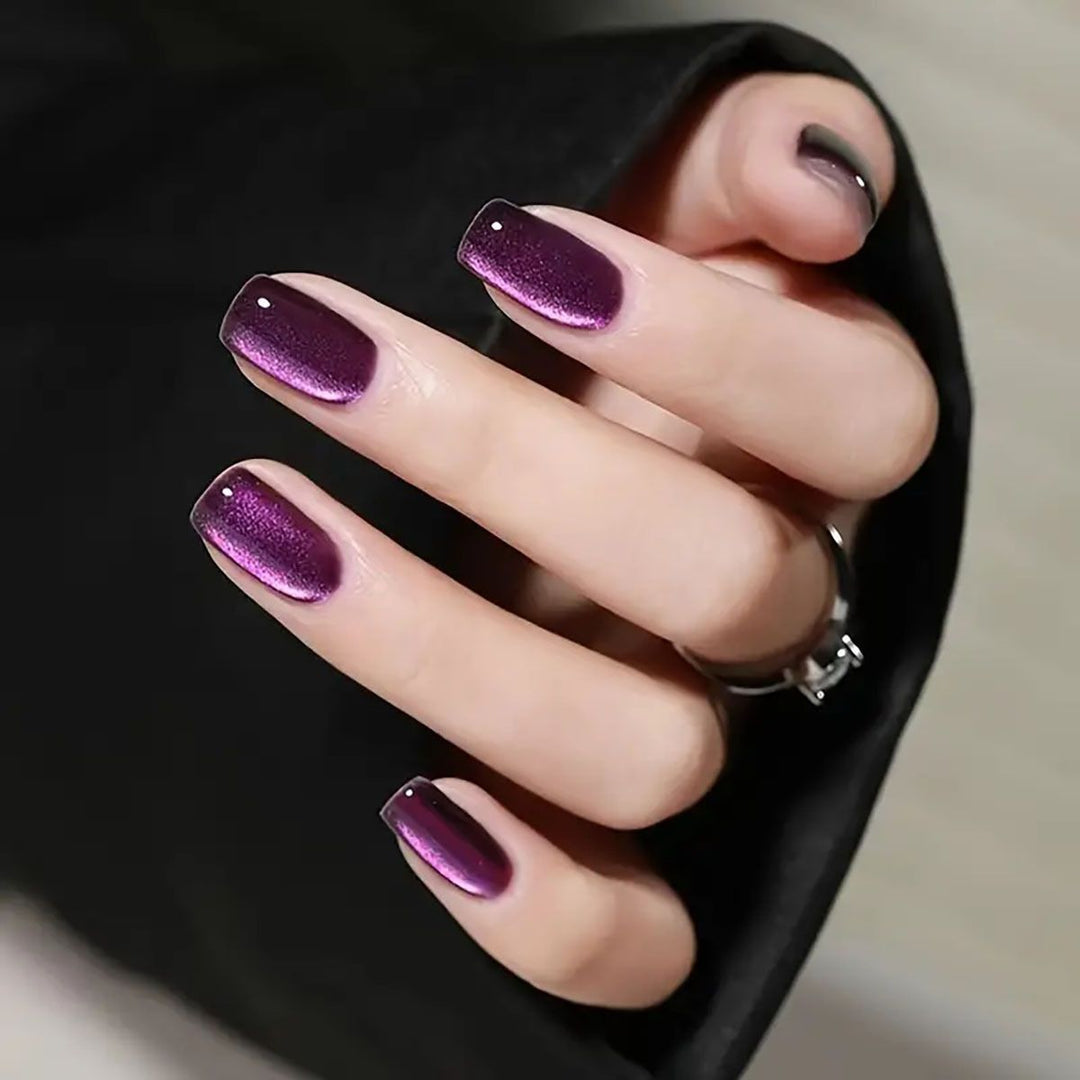 Artificial nails with modern night motif Bowlift
