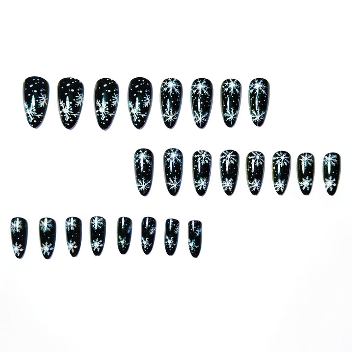 Artificial nails in winter snowflake design Bowlift