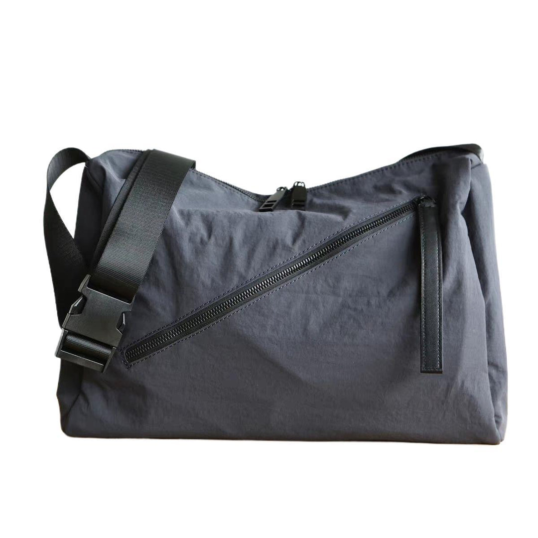 Fashionable Shoulder Bag with Innovative Compartment System Bowlift