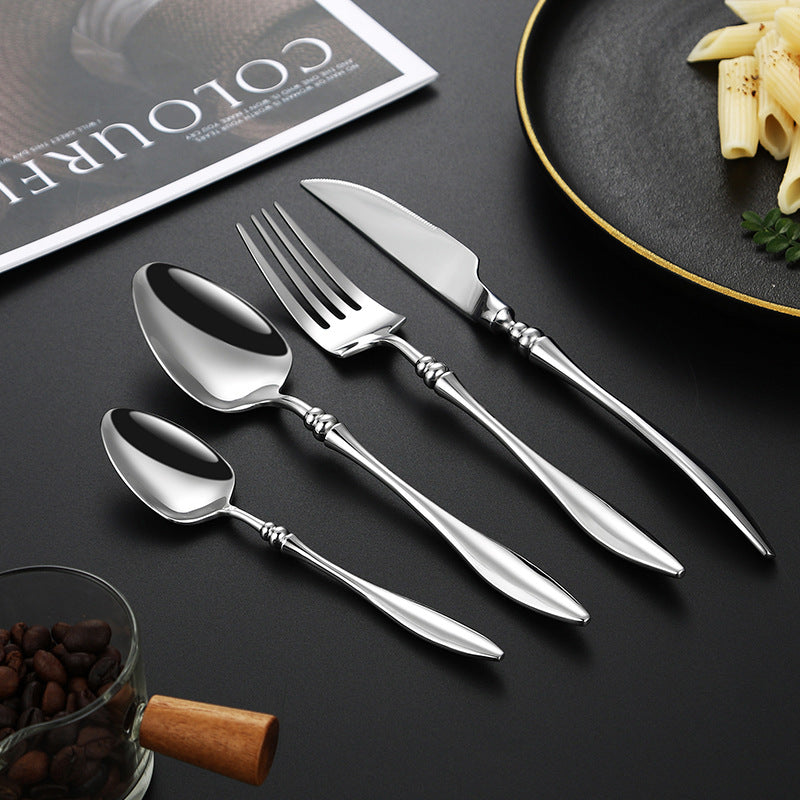 Elegant table knife with fine wave pattern Bowlift
