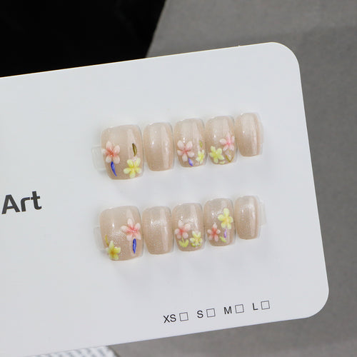 Creatively Designed Floral Press-On Nail Set Bowlift