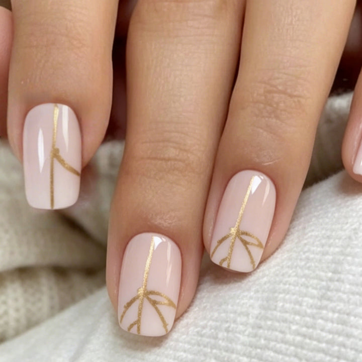 Artificial nails with delicate leaf design Bowlift