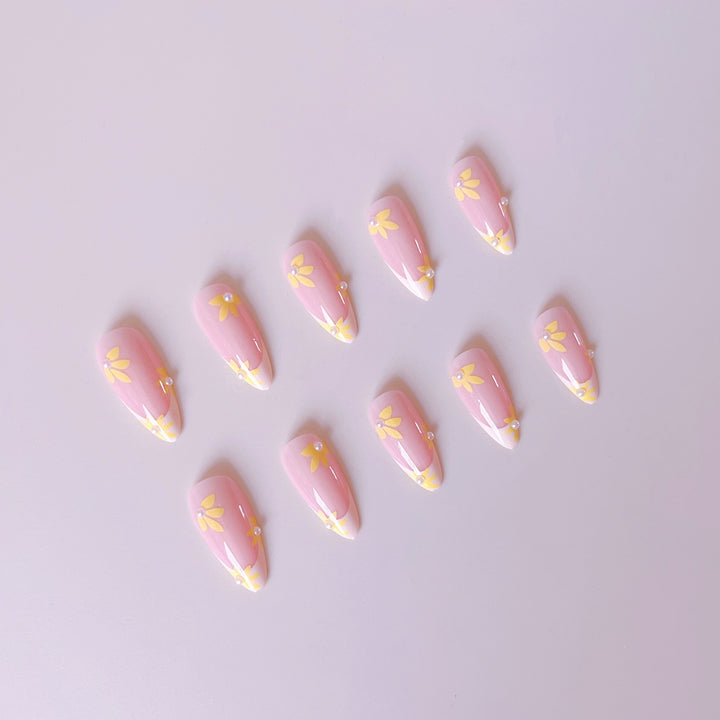 Artificial Nail Set with Floral Accents Bowlift