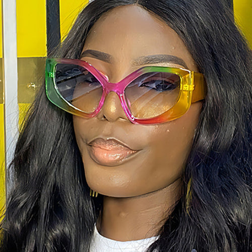 Women's striking sunglasses with oversized design and stylish gradient Bowlift