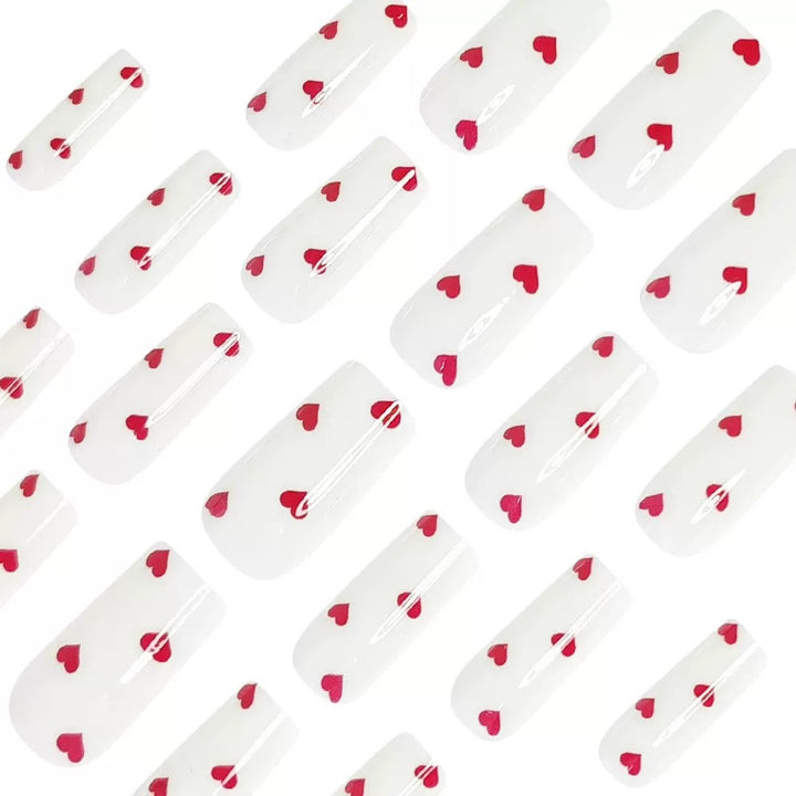 Art nail set with romantic heart design and shiny finish Bowlift