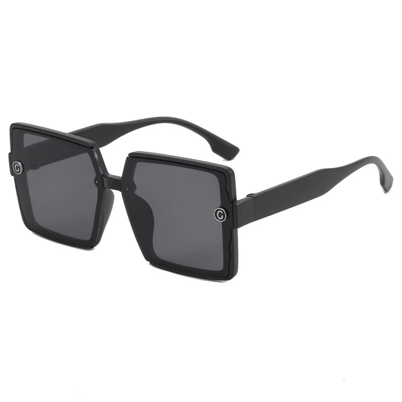 Women square sunglasses with modern design Bowlift