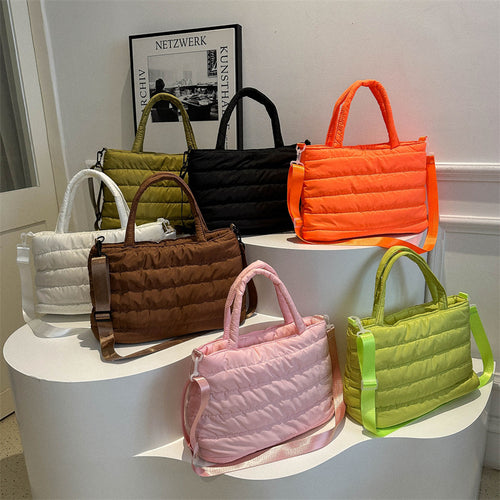 Multifunctional Carrying Bag With Insulated Interior Lining Bowlift