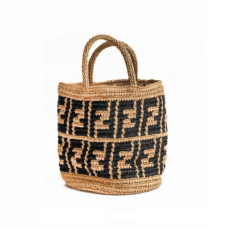 Handwoven basket bag with geometric pattern Bowlift