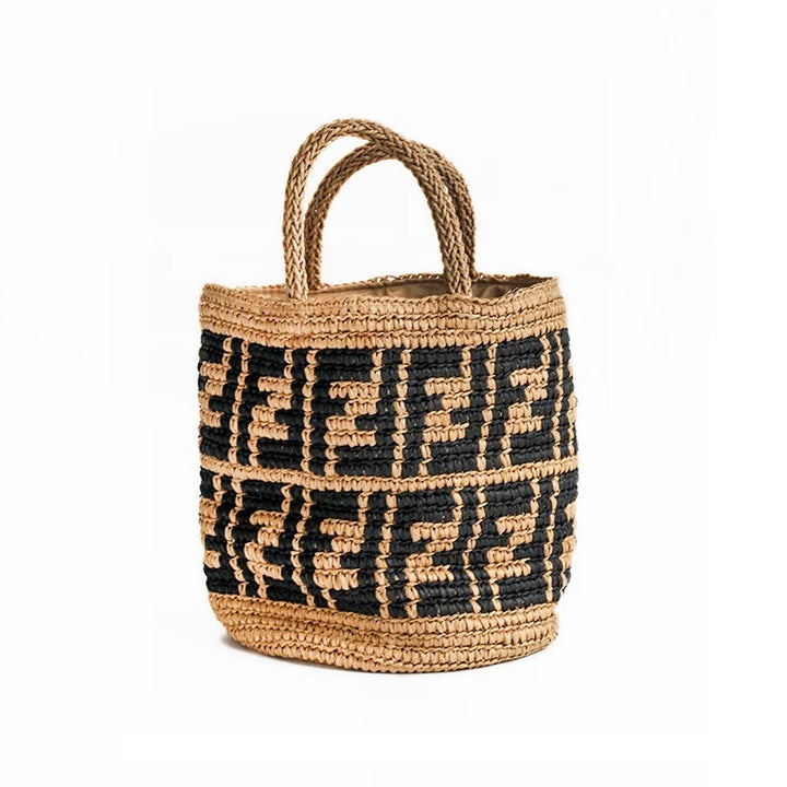 Handwoven basket bag with geometric pattern Bowlift
