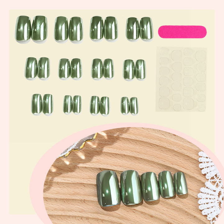 Artificial Nail Set with Elegant, Glossy Design Bowlift