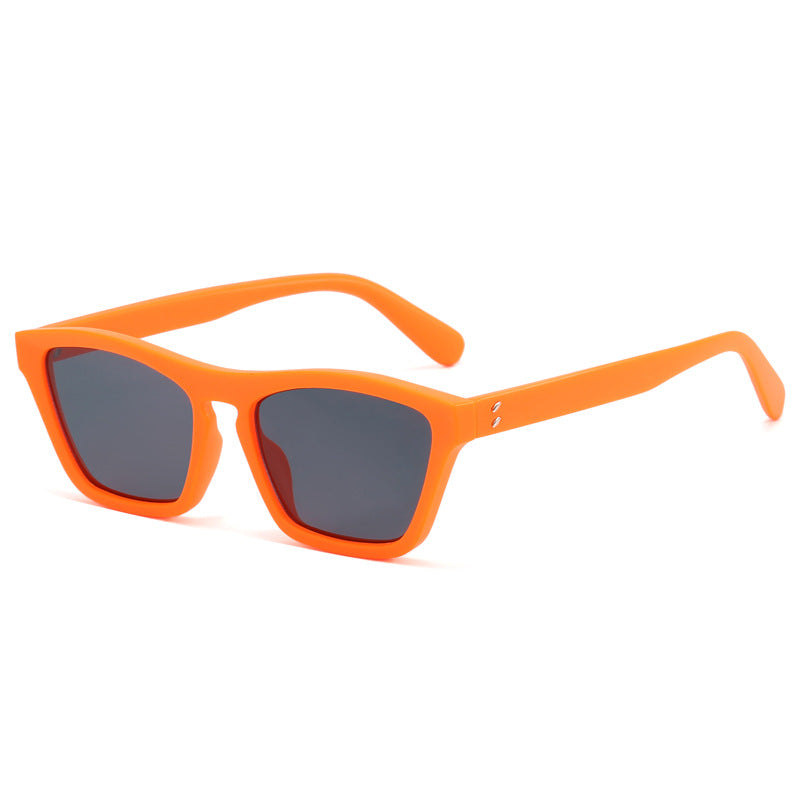 Ladies fashionable sunglasses in trendy geometric design Bowlift