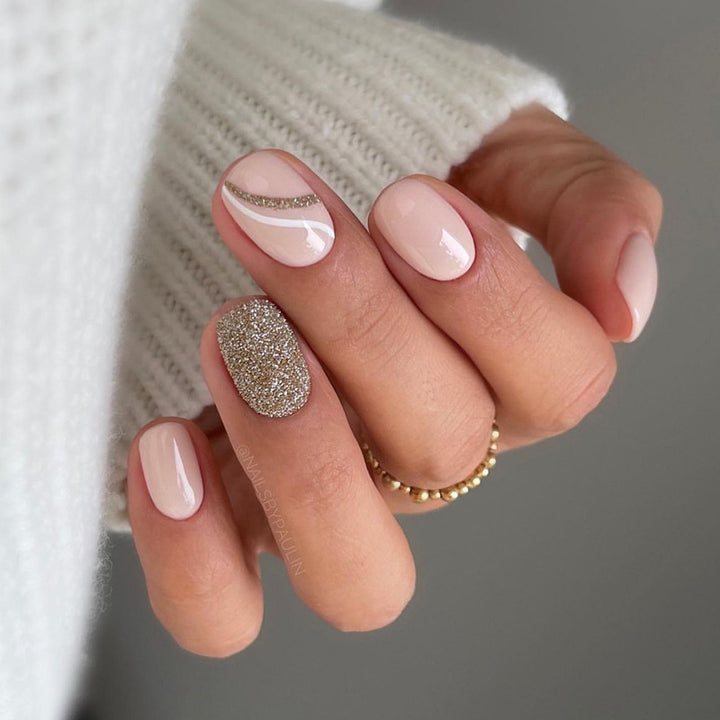 Glamorous Glittery Stiletto Press-On Nails Bowlift