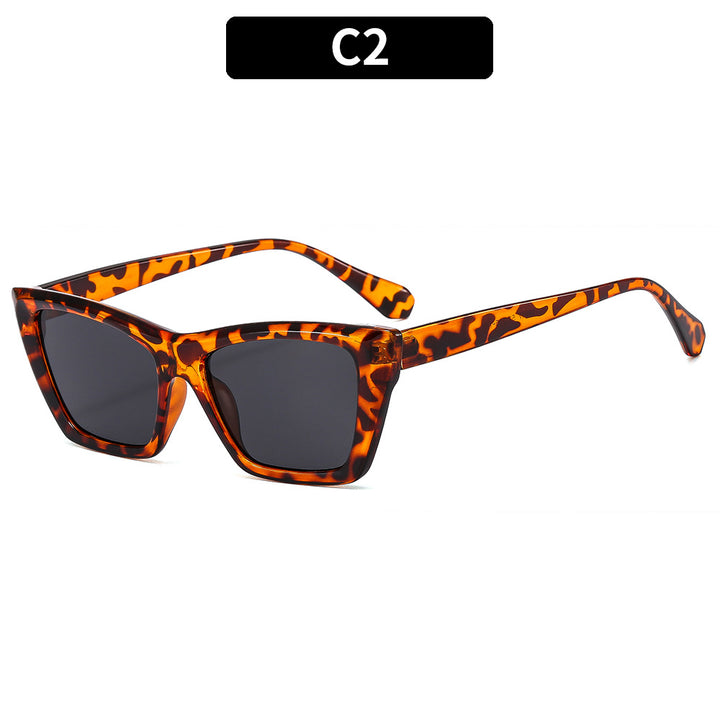 Trendy Cat-Eye Sunglasses with Sculpted Design