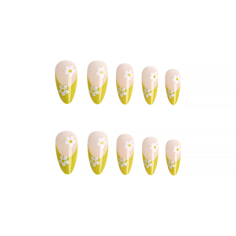 Artistic nails with flower design Bowlift