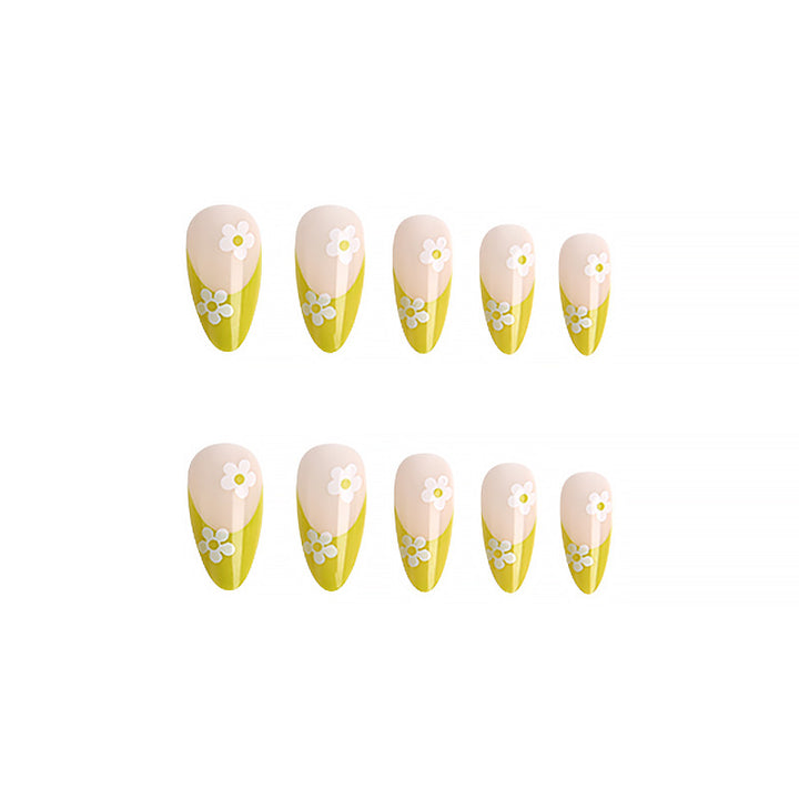Artistic nails with flower design Bowlift