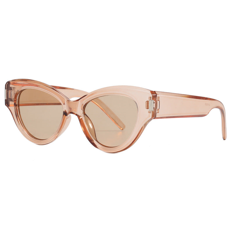 Ladies Cat-Eye Sunglasses with modern, eye-catching design Bowlift