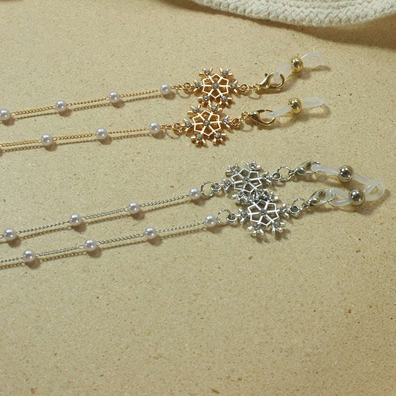 Elegant glasses holder chain with pearls and snowflake pendant Bowlift