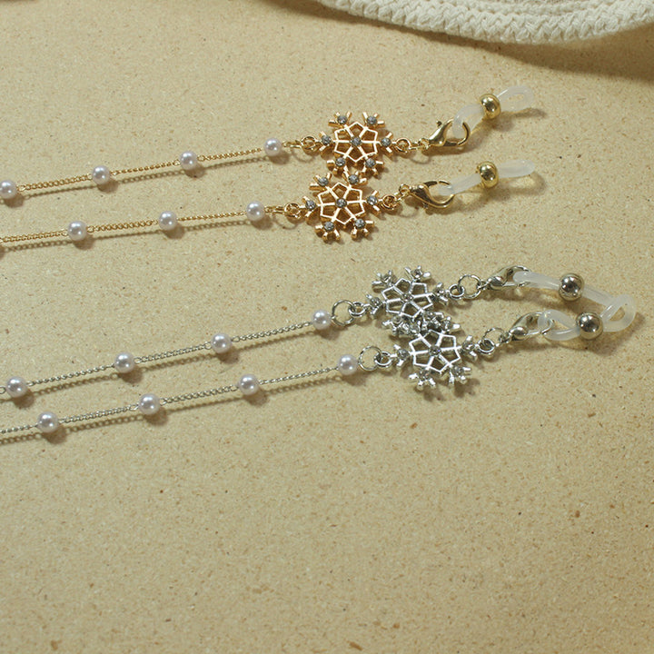 Elegant glasses holder chain with pearls and snowflake pendant Bowlift