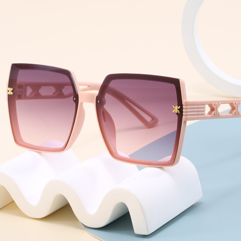 Ladies stylish oversized sunglasses Bowlift