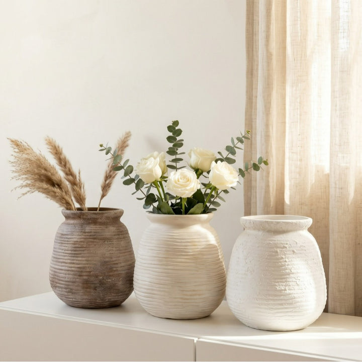 Handcrafted ceramic vase Bowlift