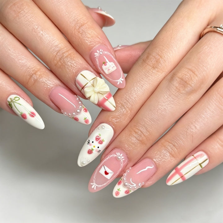 Creative artificial nails with detailed 3D motifs Bowlift