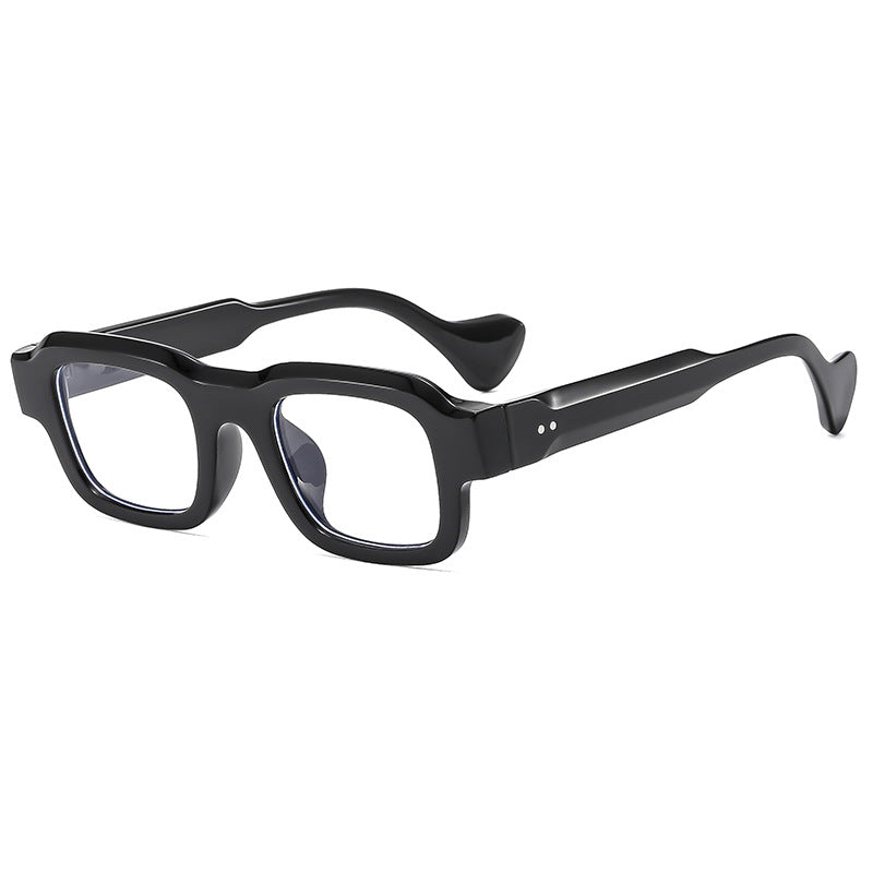 Women Retro-inspired sunglasses in striking design Bowlift