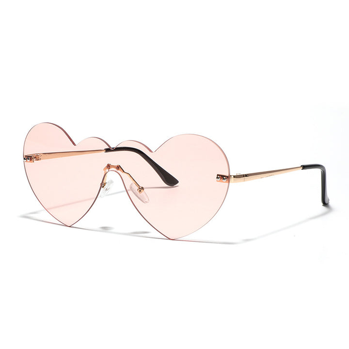Ladies extravagant heart sunglasses with protective lenses Bowlift