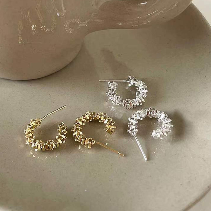 Sparkling hoops with sparkling details Bowlift