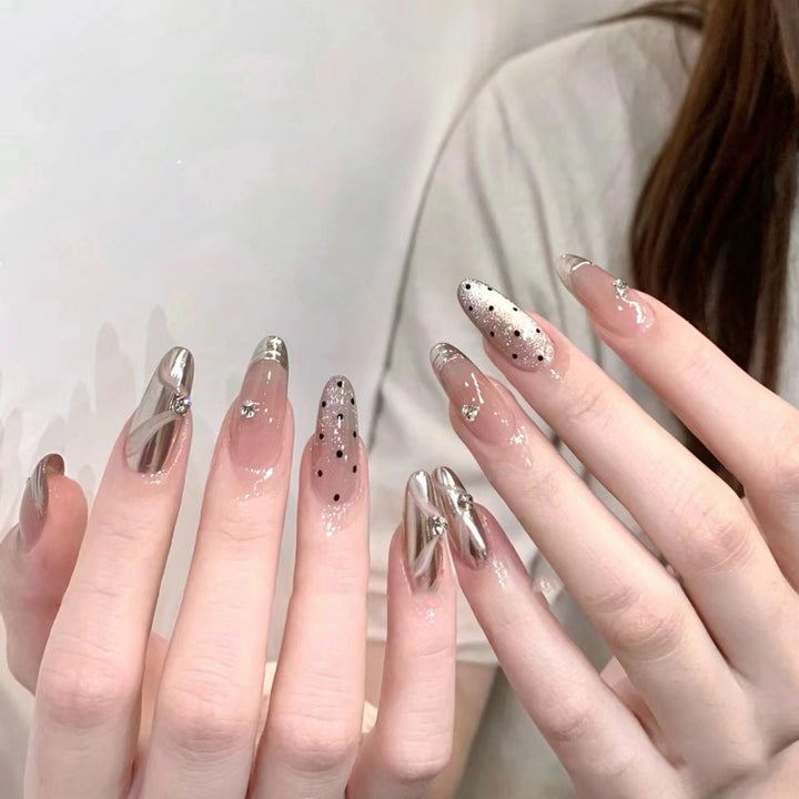 Luxury Press-On Nail Art Set with Elegant Metallic Accents Bowlift