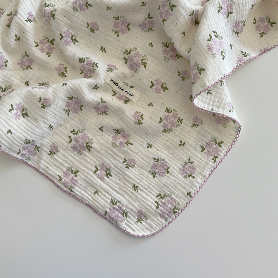 Women's Cozy Blanket with Floral Design Bowlift