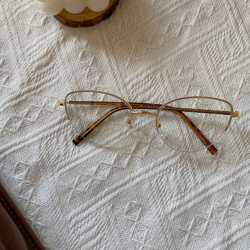 Fashionable Cat-Eye Sunglasses with Fine Metal Frame Bowlift