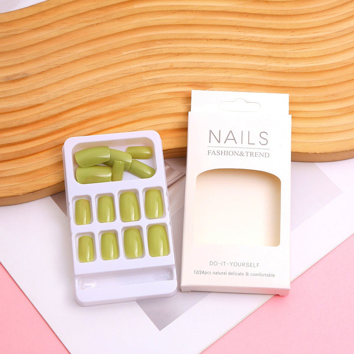 Glossy Press-On Nail Set with Almond Shape Bowlift
