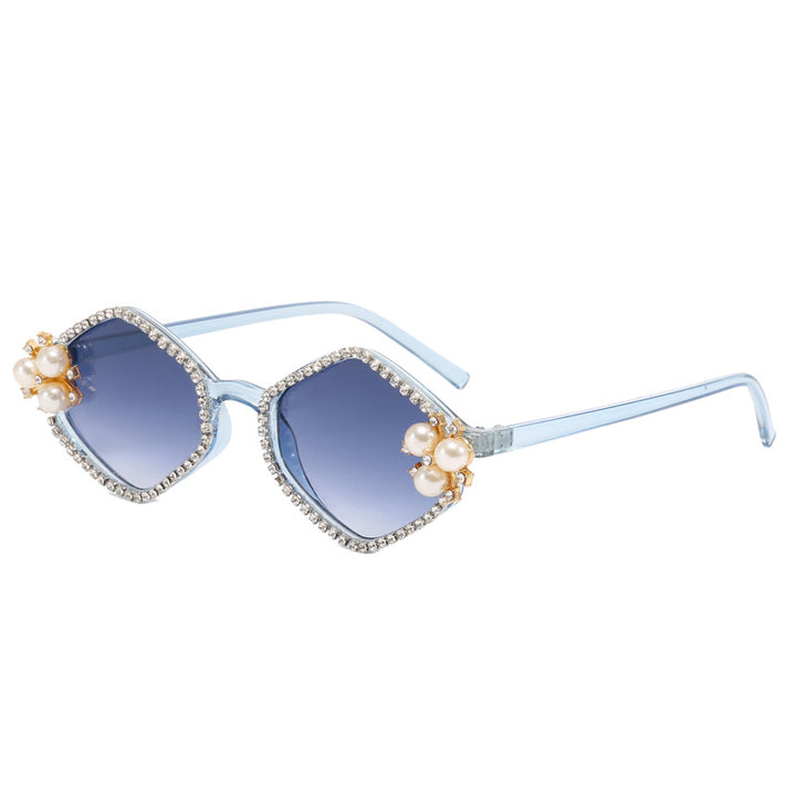 Women's extravagant sunglasses with glamorous pearl details Bowlift