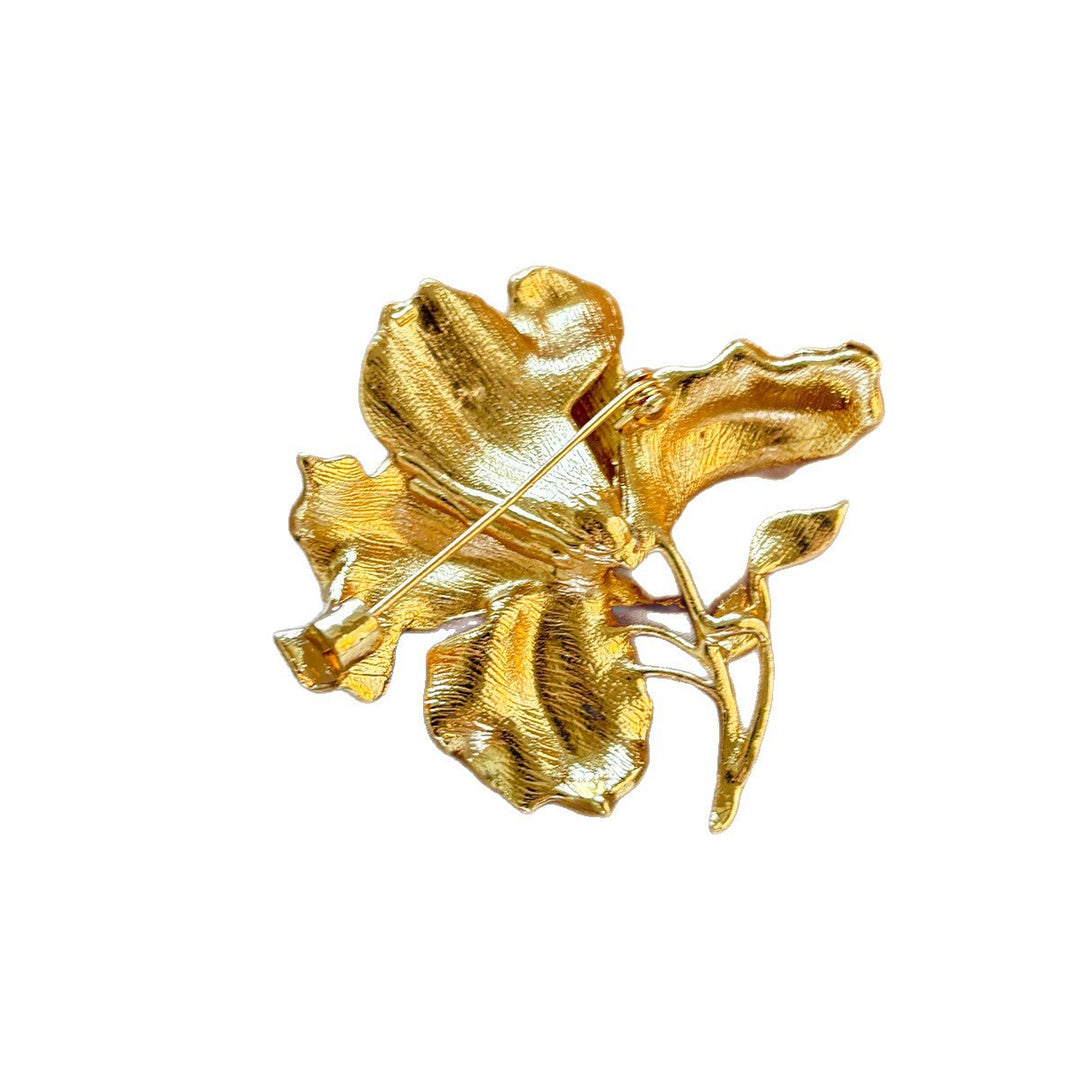 Elegant and Stylish Brooch Bowlift