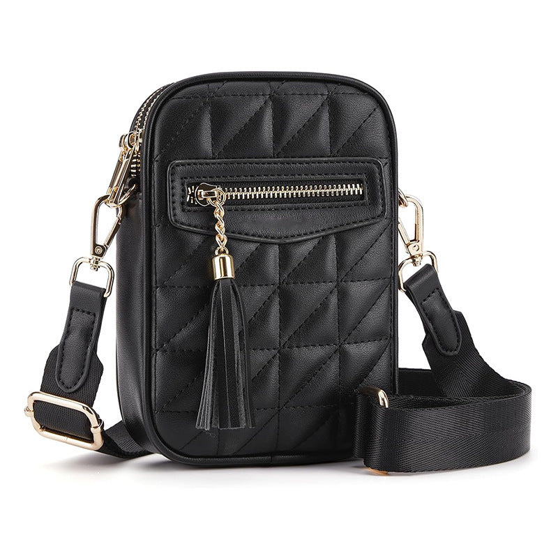Stylish shoulder bag with quilted design and Bowlift pendant