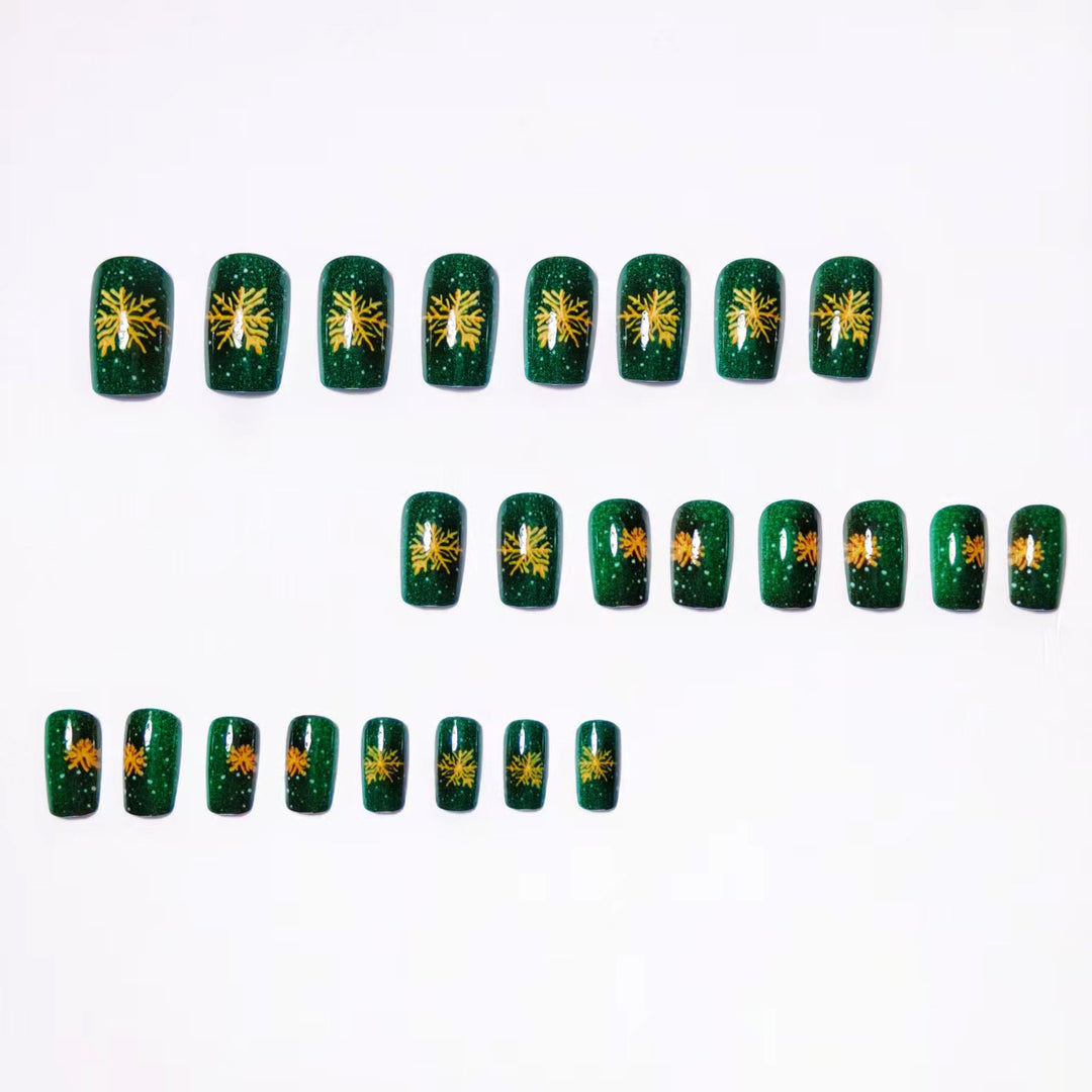 Holiday-Themed Sparkling Nail Art Bowlift