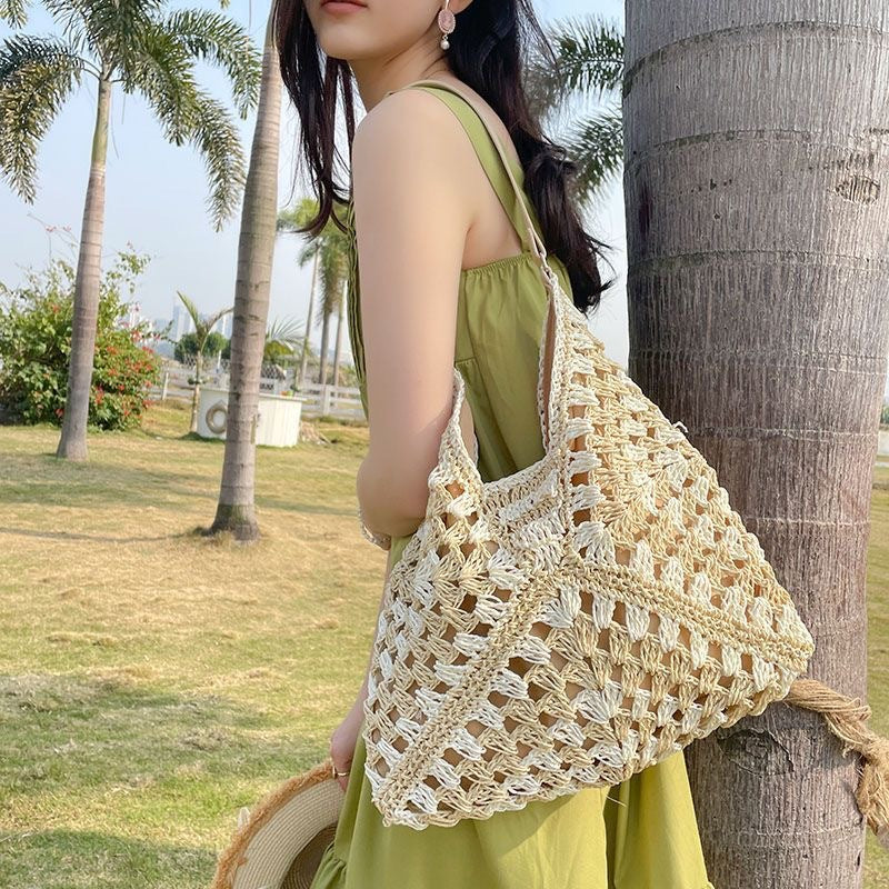Beautiful Hand-Knotted Shoulder Bag Bowlift