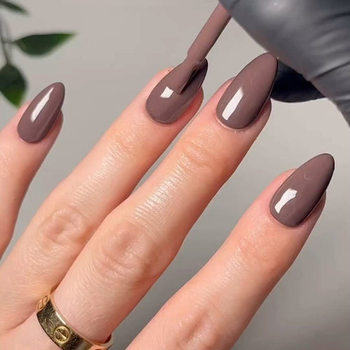 High-quality nail extensions in elegant almond shape Bowlift