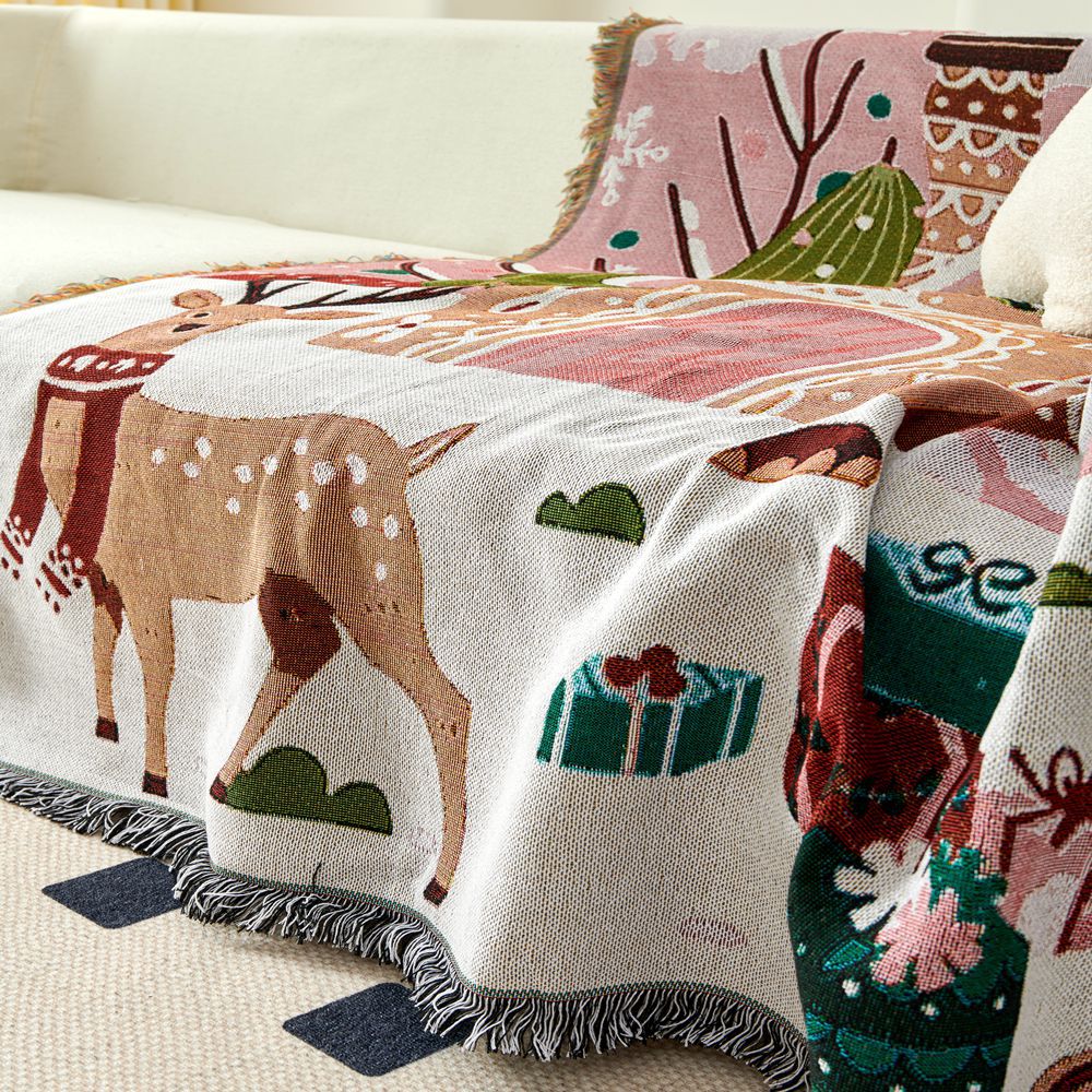 Festive Holiday-Themed Tapestry Blanket
