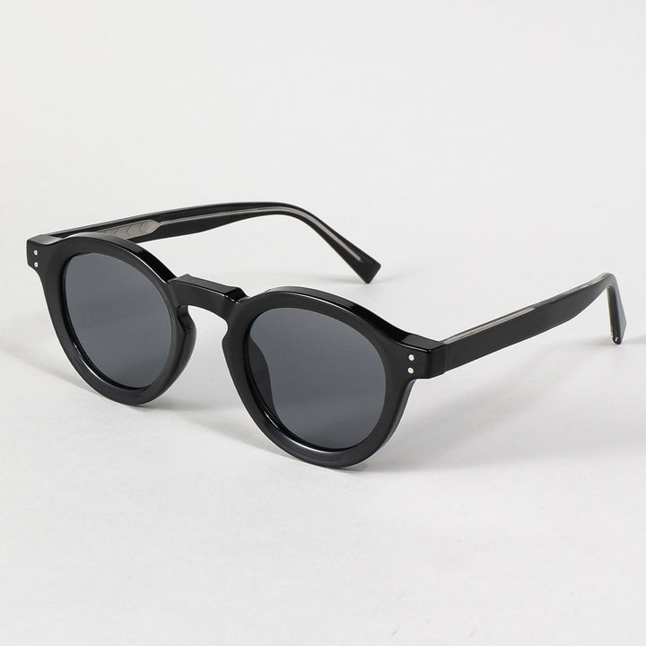 Ladies fashionable sunglasses in classic round style Bowlift
