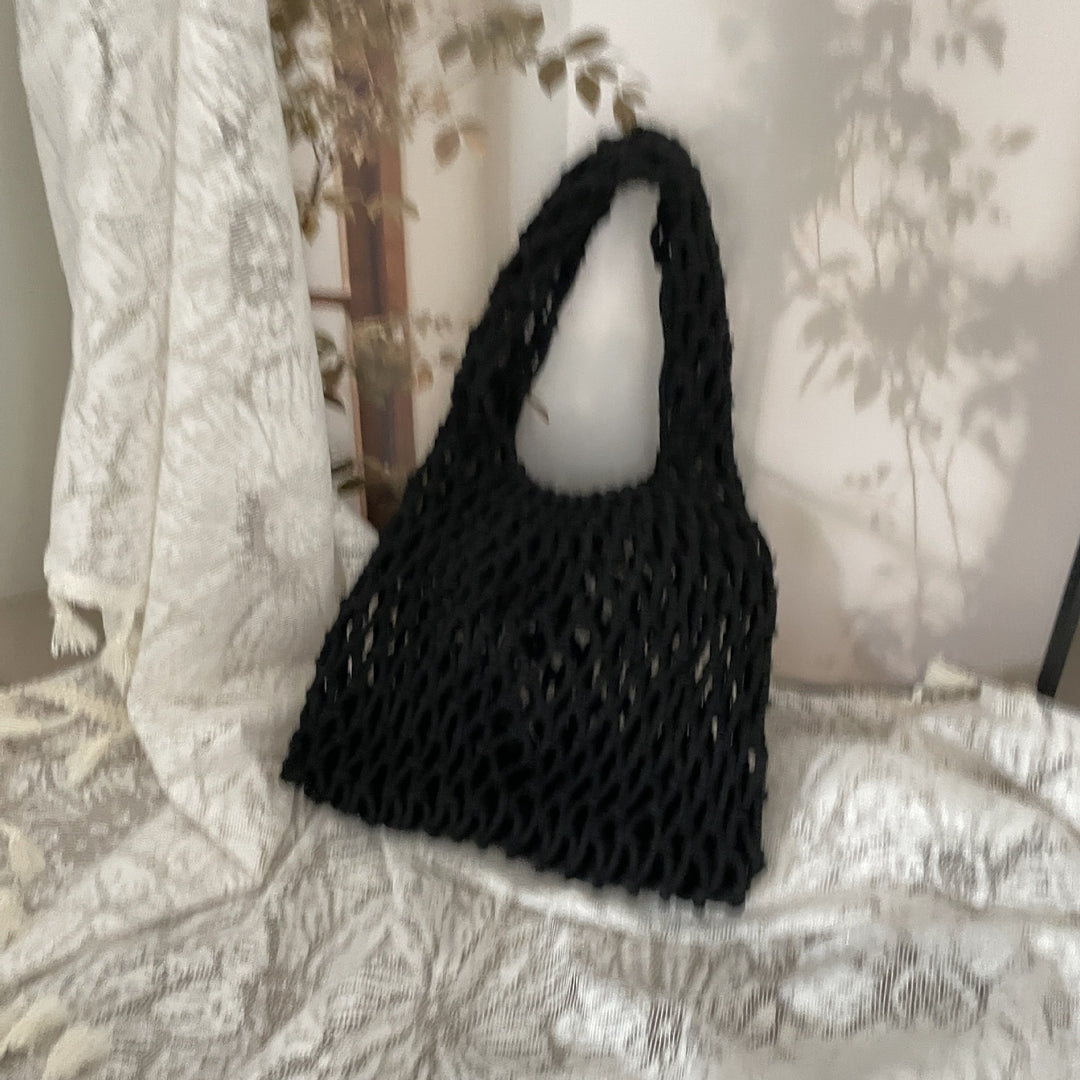 Hand-knotted tote bag with unique design Bowlift