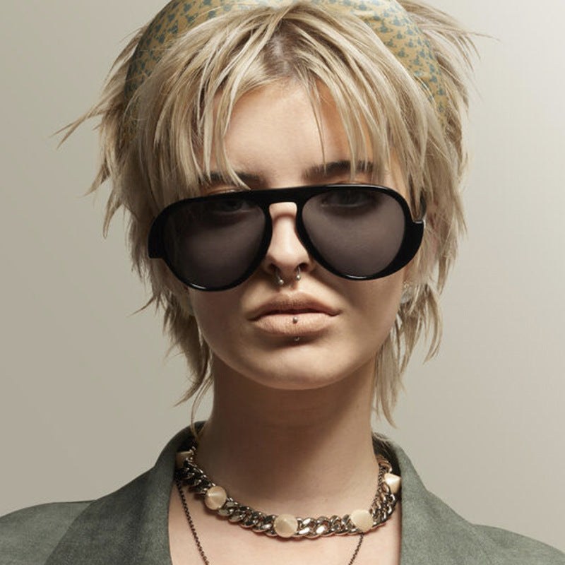 Women's sunglasses with unique retro frame and UV protection Bowlift